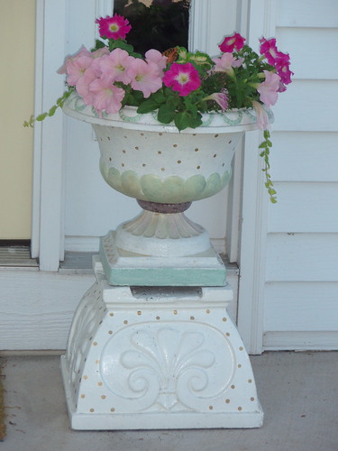 One of two urns
