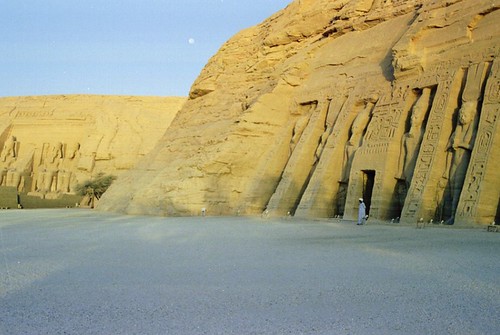 1998 154 Abu Simbel, di.8.9.98 por Hans Ollermann.