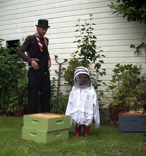 Beekeeping 2263 edited