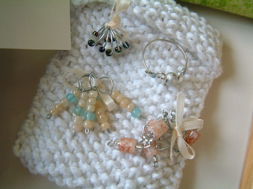 Close Up Stitch Markers and Ring