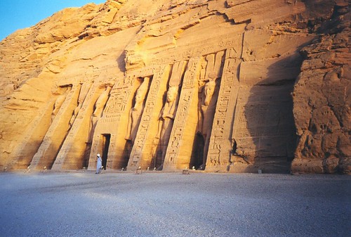 1998 154 Abu Simbel, Nefertari's heiligdom por Hans Ollermann.
