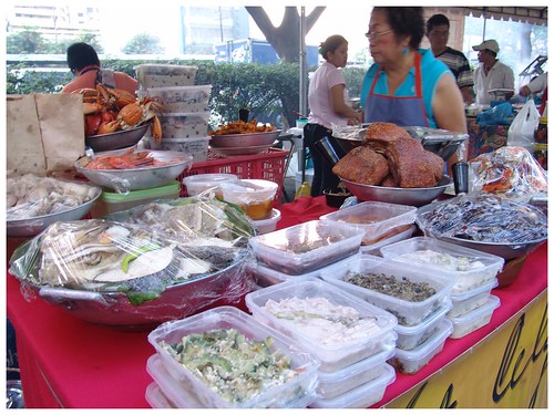 Salcedo weekend food market stall ulam for sale  Pinoy Filipino Pilipino Buhay  people pictures photos life Philippinen  菲律宾  菲律賓  필리핀(공화국) Philippines ampalaya ginisang lechon  