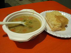 Pea soup　(erbensuppe)