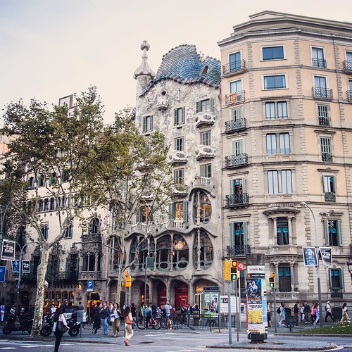 2012     #Travel #Memories #Throwback #2012 #Autumn #Barcelona #Spain     ...  ... #Gaudi #Architecture #Casa #Batllo #Street ©  Jude Lee