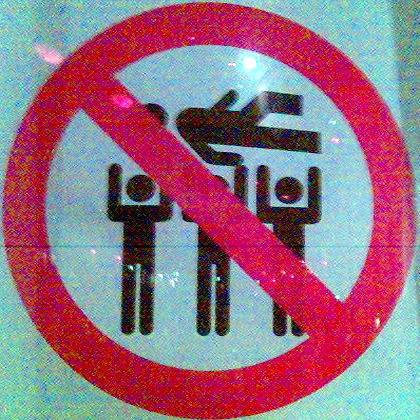 No Crowd Surfing (Creative Commons) Foto Clagnut på Flickr