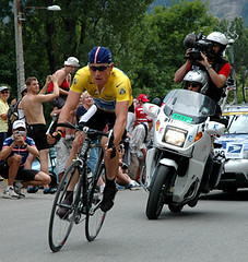 Lance Armstrong at the base of Alpe D'Huez
