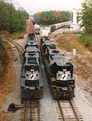 Norfolk and Southern trains in Duluth