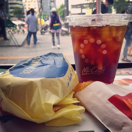  !    ...    !! !! #Seoul #Sinchon #McDonald #Breakfast #McMuffin #Coffee Good Morning!! ©  Jude Lee