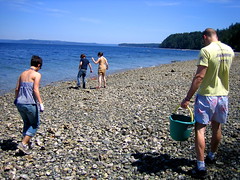 Oyster hunting on Hood Canal by 1001 words