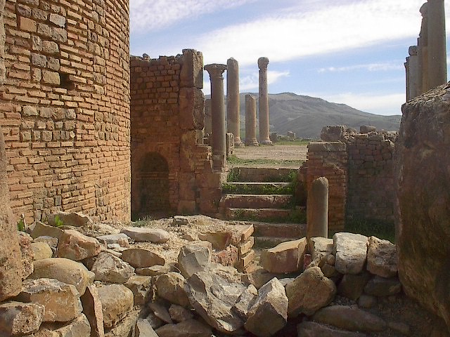  الحضارة الجزائرية, اهرامات جزائرية --- افاق سياحية عملاقة ...دائما مع عادل 124573228_ee03b3488b_z