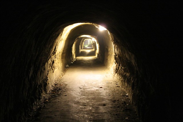 深夜のトンネル