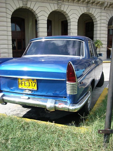 Austin Cambridge which looks like a Peugeot 404 by ismon