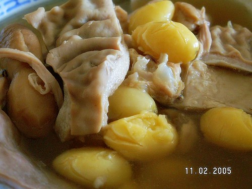 Pig's maw (stomach) soup with gingko