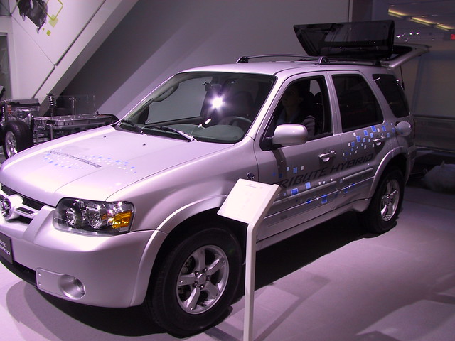 mazda tribute hybrid ford 2006 autoshow detroit anthonaresnet