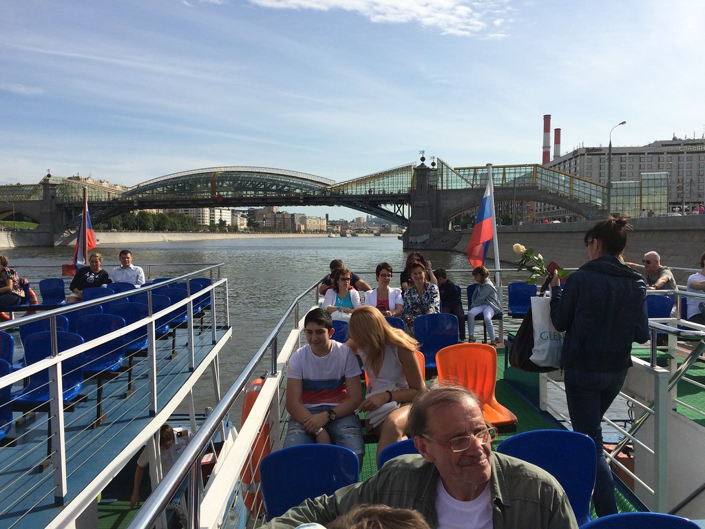 : Cruising the Moscow river