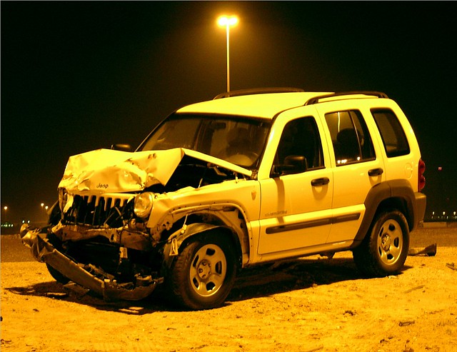 kuwait wreck carwreck crash accident jeep liberty cherokee night motorway expressway damage geotagged geolat289323 geolon481818
