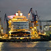 Disney Dream Kreuzfahrtschiff in Hamburg_B229095
