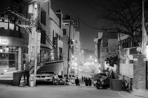 Hongdae at night ©  Tony