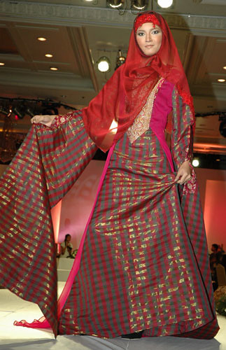 Muslim Fashion Gallery 2009 with Red Texture