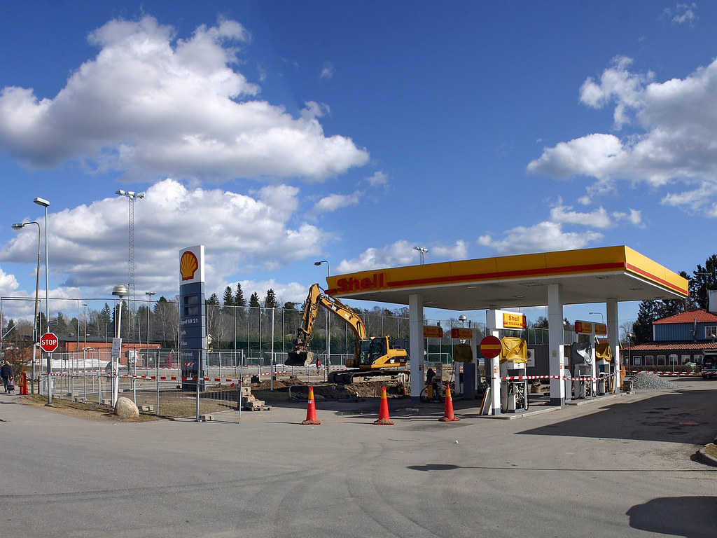 killer cones at the shell station in tungelsta