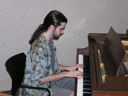 Rym playing the piano