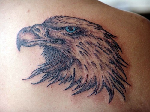 tatuaje simbolo griego. El águila también es un símbolo de nacionalidad (por ejemplo, 