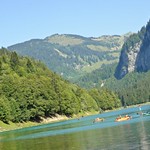 boating-on-lake-montriond