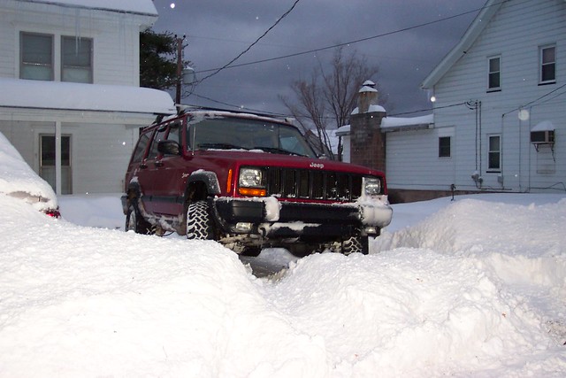 snow jeep cherokee