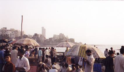 mumbai-waterfront street scene