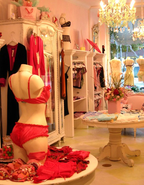 Faire Frou Frou boutique, store interior, pink