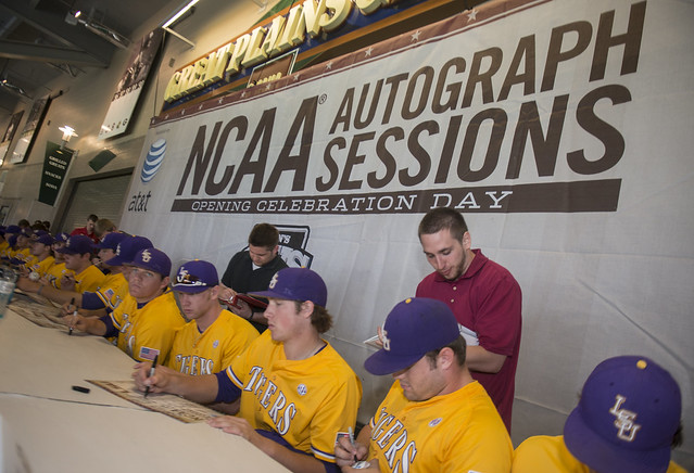 06/12/2015 NCAA CWS LSU Autograph Session