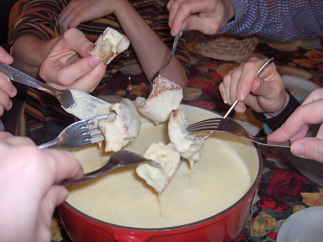  The authentic Swiss fondue in Bains des Paquis