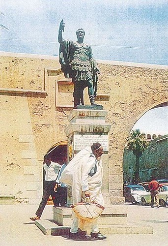 صور قديمه لمدينة طرابلس الغرب 131987363_cac5d31f8e