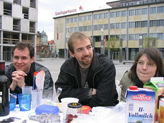 es frühstücken: Björn, Florian und Elisabeth