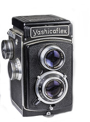 camera 1954 whitebackground softbox yashicaflex homestudio offcameraflash tabletopphotography oldfilmcamera twinreflexcamera yn560 yn560ii yongnuorf603n