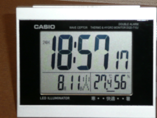 ビックカメラで買ったカシオの温度計、湿度...