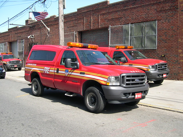 nyc newyorkcity ny newyork ford brooklyn firetruck fireengine redhook fdny communications f250 kingscounty fseries newyorkcityfiredepartment