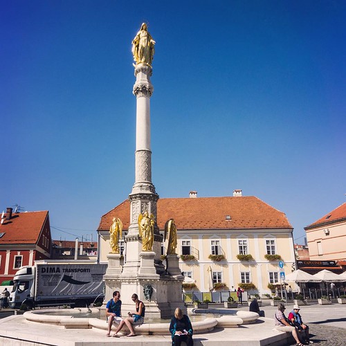 8      2013   #Travel #Memories #Throwback #2013 #Autumn #Zagreb #Croatia   #Old #Town #Square #Plaza #Monument #Statue #Fountain #Peoples ©  Jude Lee