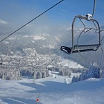 chairlift-with-view-down-to-morzine