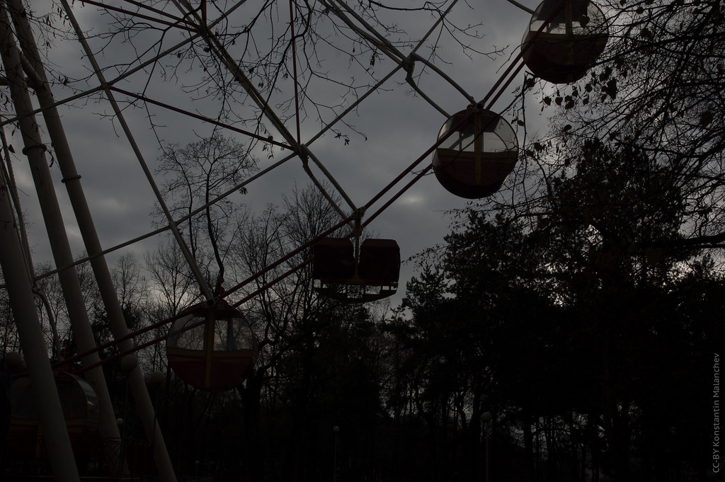 : Ferris wheel