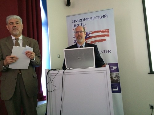 Andrew and interpreter at American Center of VGBIL Moscow ©  Michael Neubert