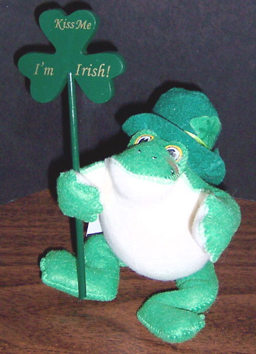 Annalee - 4" Irish Frog by KenCalvino