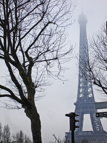Tour Eifell tête en brouillard by Julie70