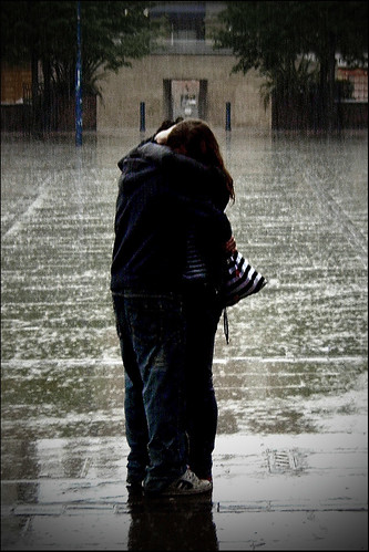 Couple in the rain (Remaster 2)