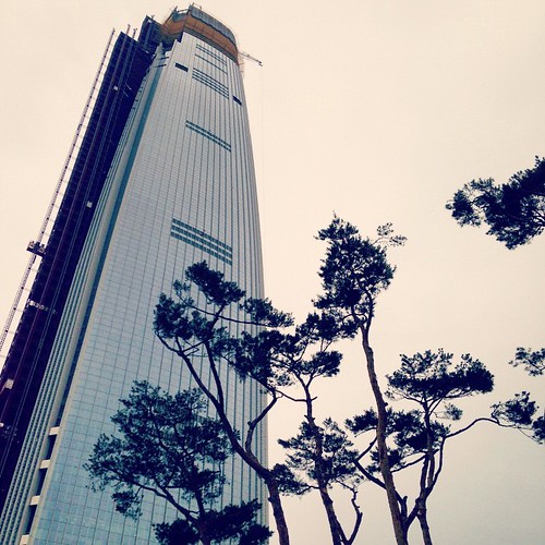       ...       ...   ... #Seoul #Jamsil #Lotte #World #Tower #Building #Trees ©  Jude Lee