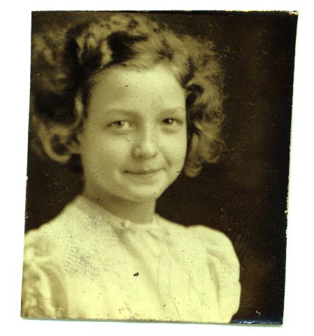 Betty Dolores Huyler, cir 1937