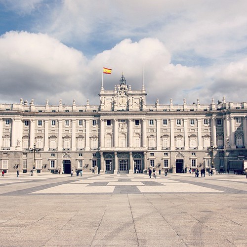 2012     #Travel #Memories #Throwback #2012 #Autumn #Madrid #Spain ... ... #Square #Plaza #Royal #Palace #Sky #Cloud #Peoples #Flag ©  Jude Lee