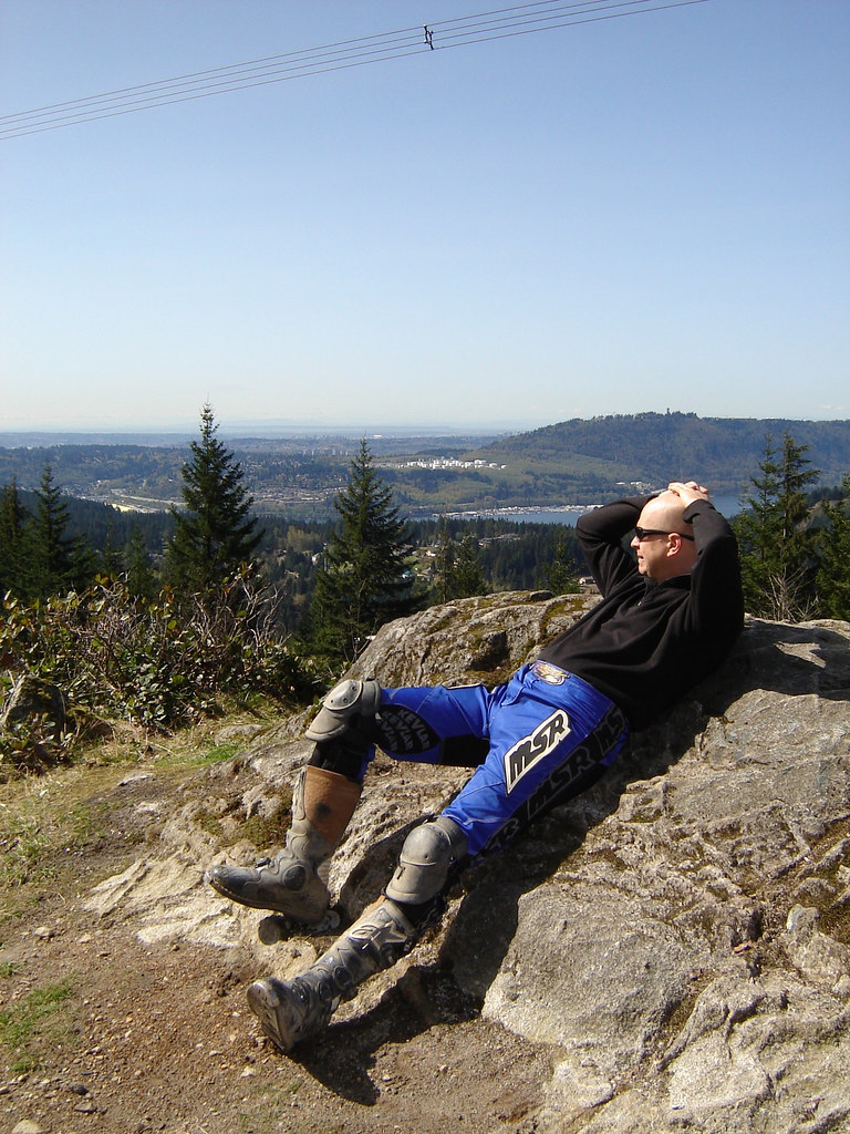 Remote Support crew Chris  22km run, mostly  "off road". Challenging route with over 2000 vertical feet (or 600  metres) of elevation gain/loss.  Fantastic views of the Greater Vancouver area.  <div align=