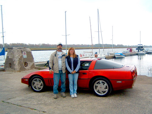 Tom & Lois Hiltz 's 1989 red coupe