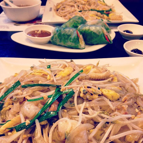             !! #Asian #Food #Dinner #Spring #Roll #Fried #Noodles ©  Jude Lee